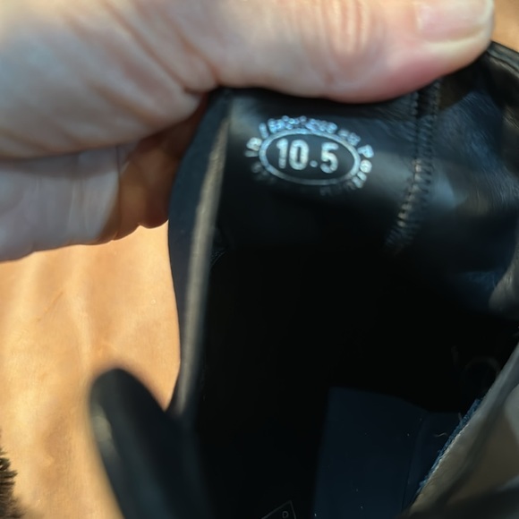 Dark Gothic dress boots with a pointed toe and sculptural heal.by FLUEVOG - Picture 8 of 8